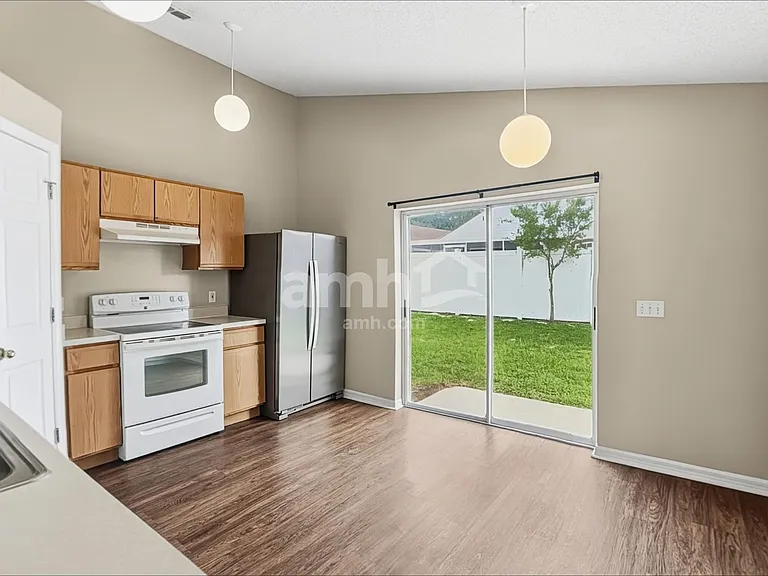 7861 Harbor Bend Cir — Photo 3