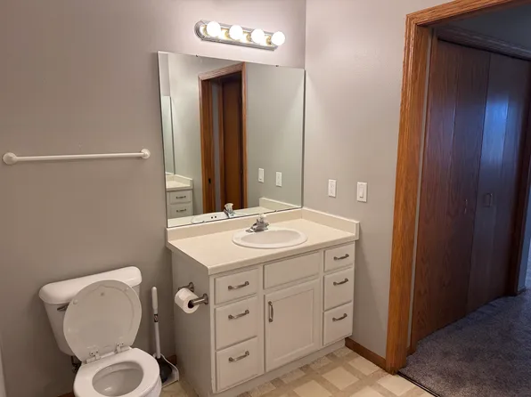 8517 Elderberry Rd, Madison, WI 53717