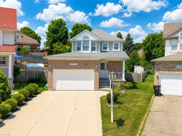 42 Briarmeadow Cres, Kitchener, ON N2A 4C5