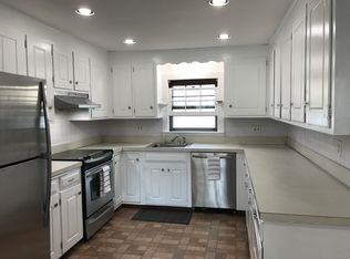 11 Birch St, Derry, NH 03038