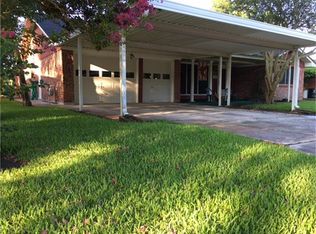 313 Angle St, Angleton, TX 77515