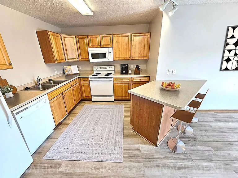 Park Place Condos — Photo 21