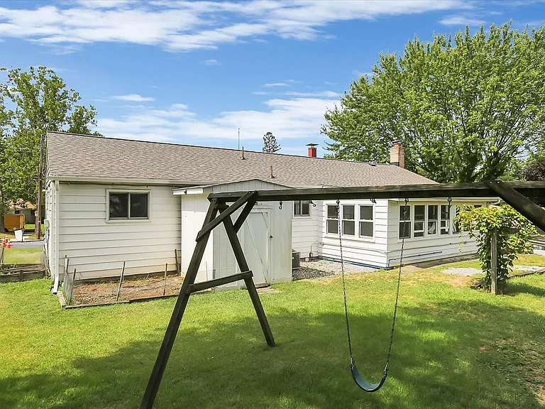 15 Stephen Rd — Photo 30