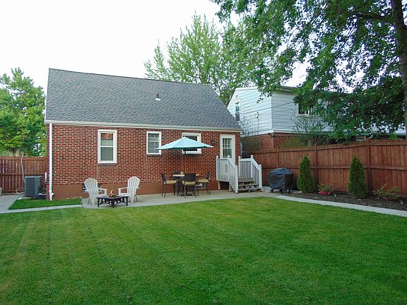 4th image of 286 Wellington Ave