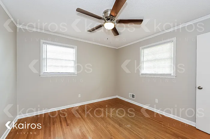 313 Shoreditch Dr — Photo 7