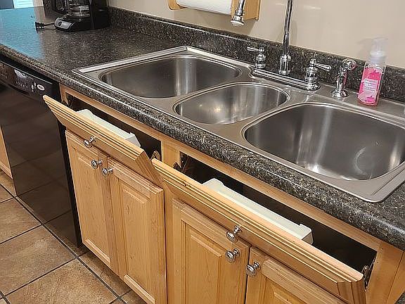 Triple Sink with Disposal