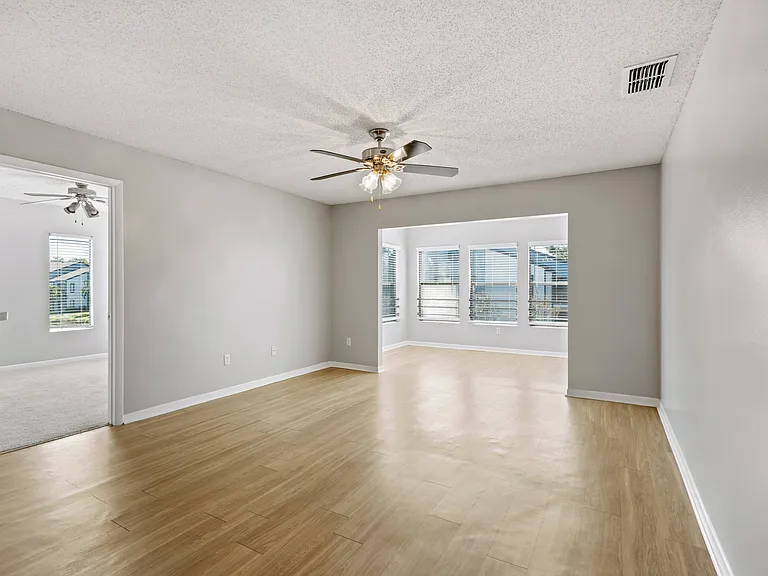 Huntington Place — Photo 28