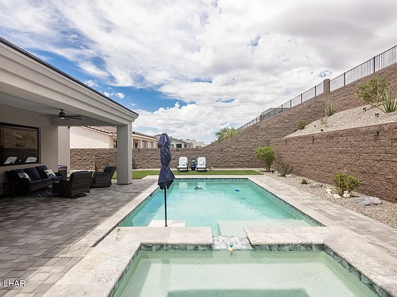 3rd image of 7991 Avienda De Las Colinas