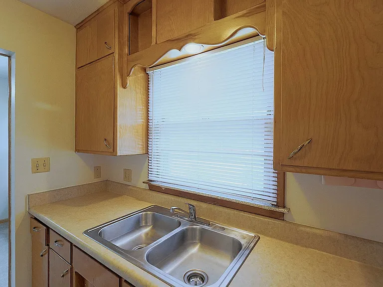 4321 Holdrege St #1 — Photo 9