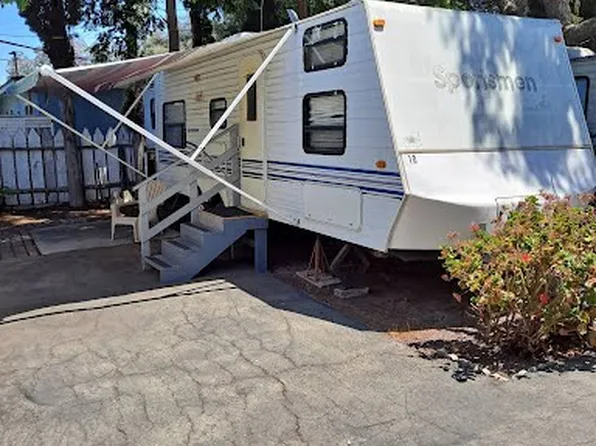 515 E Saint Andrew Pl Trailer 35, Santa Ana, CA 92707