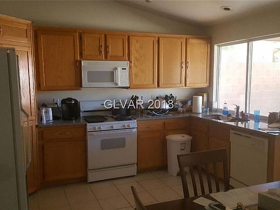 4th image of 720 Cozy Canyon Dr