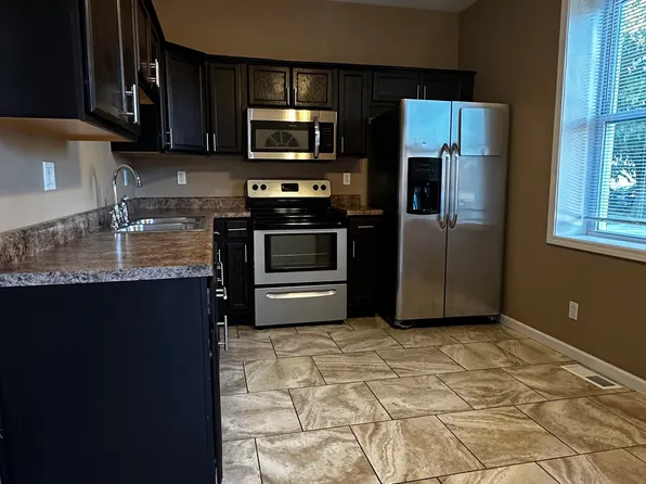 530 N 12th St, Quincy, IL 62301