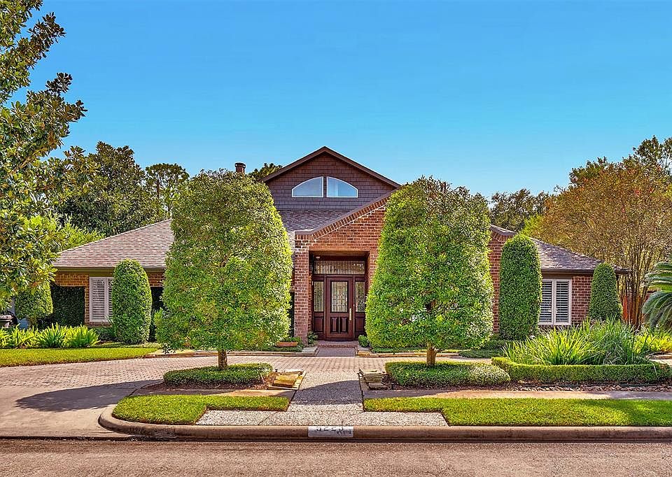1st image of 5223 Loch Lomond Dr