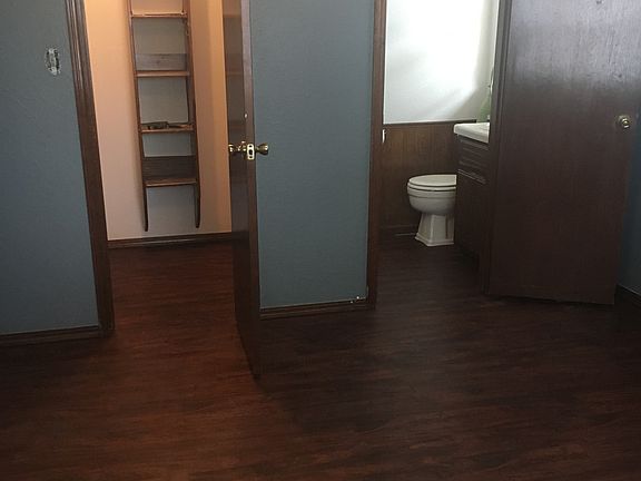 Master (closet and 1/2 bath)