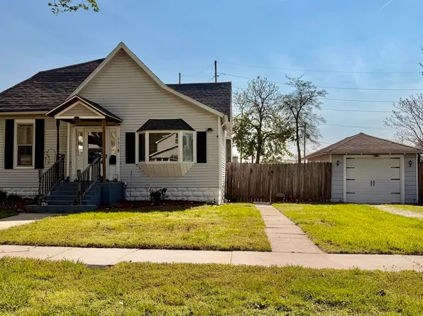 521 S Cherry St, Centralia, IL 62801