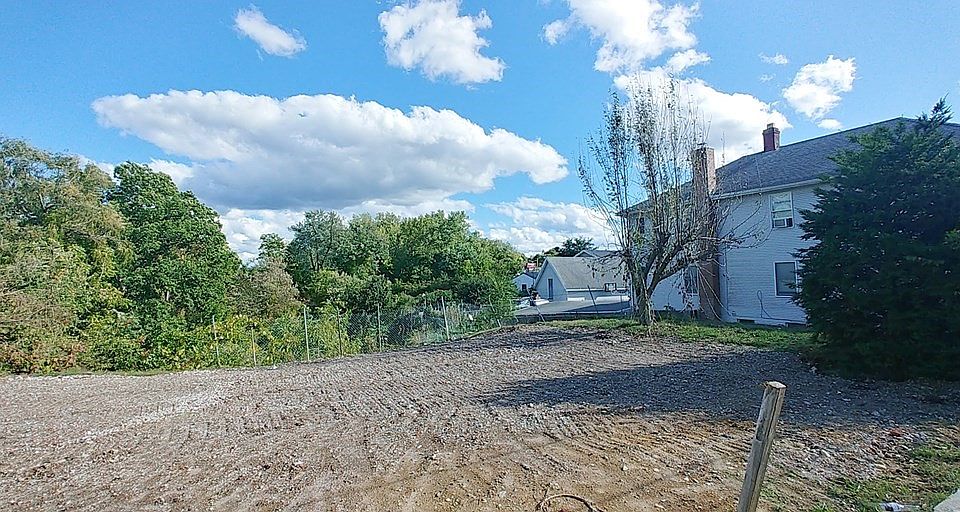 2nd image of 17 Indian Leap St