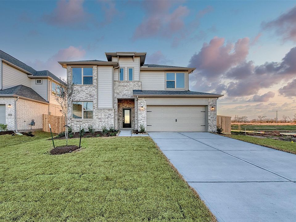 1st image of 21122 Sunlight Grove Dr