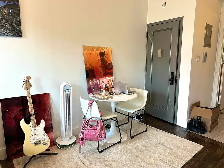 802 9th Ave #3-B — Photo 4