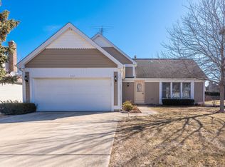 227 Lynbrook Dr, Bloomingdale, IL 60108