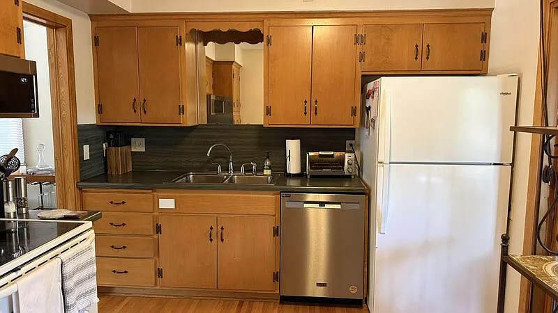 2 bed, 2.0 bath, 2238 sqft, $2,495 — Photo 4