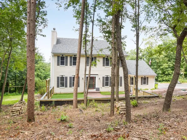 487 Schraufnagel DRIVE, Hartland, WI 53029