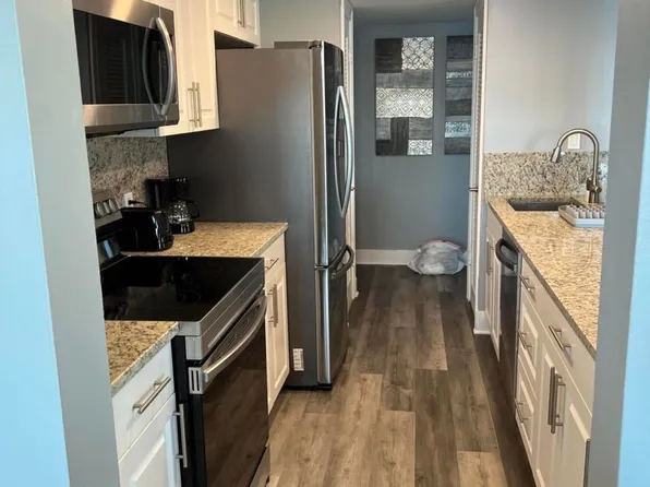 1060 Crystal Lake Dr APT 103, Pompano Beach, FL 33064