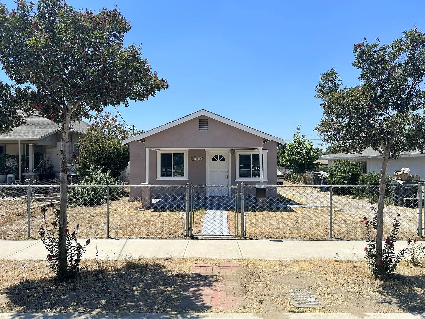 Newly Upgraded Single-Story 3-Bedroom Home In Redlands! — Photo 2