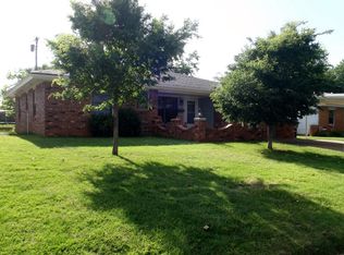 312 S 24th St, Clinton, OK 73601