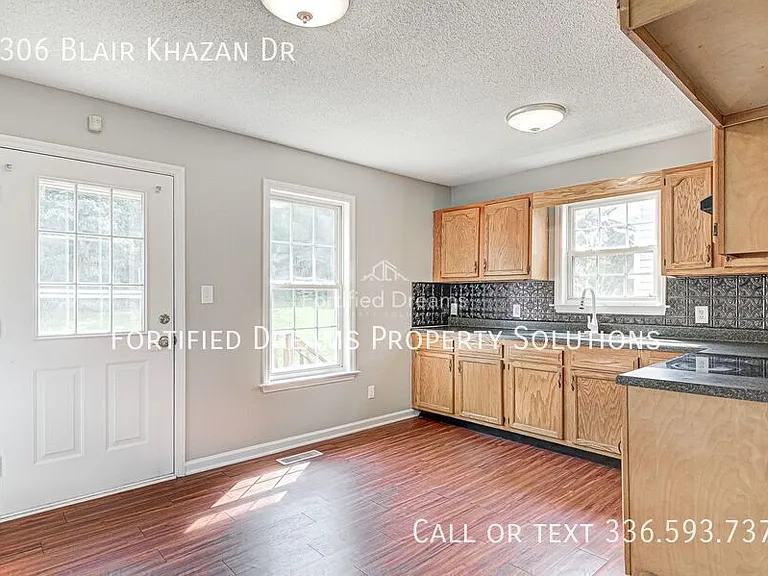 2306 Blair Khazan Dr — Photo 8