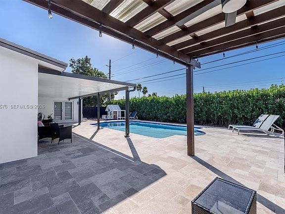 4th image of 7100 SW 19th Ter