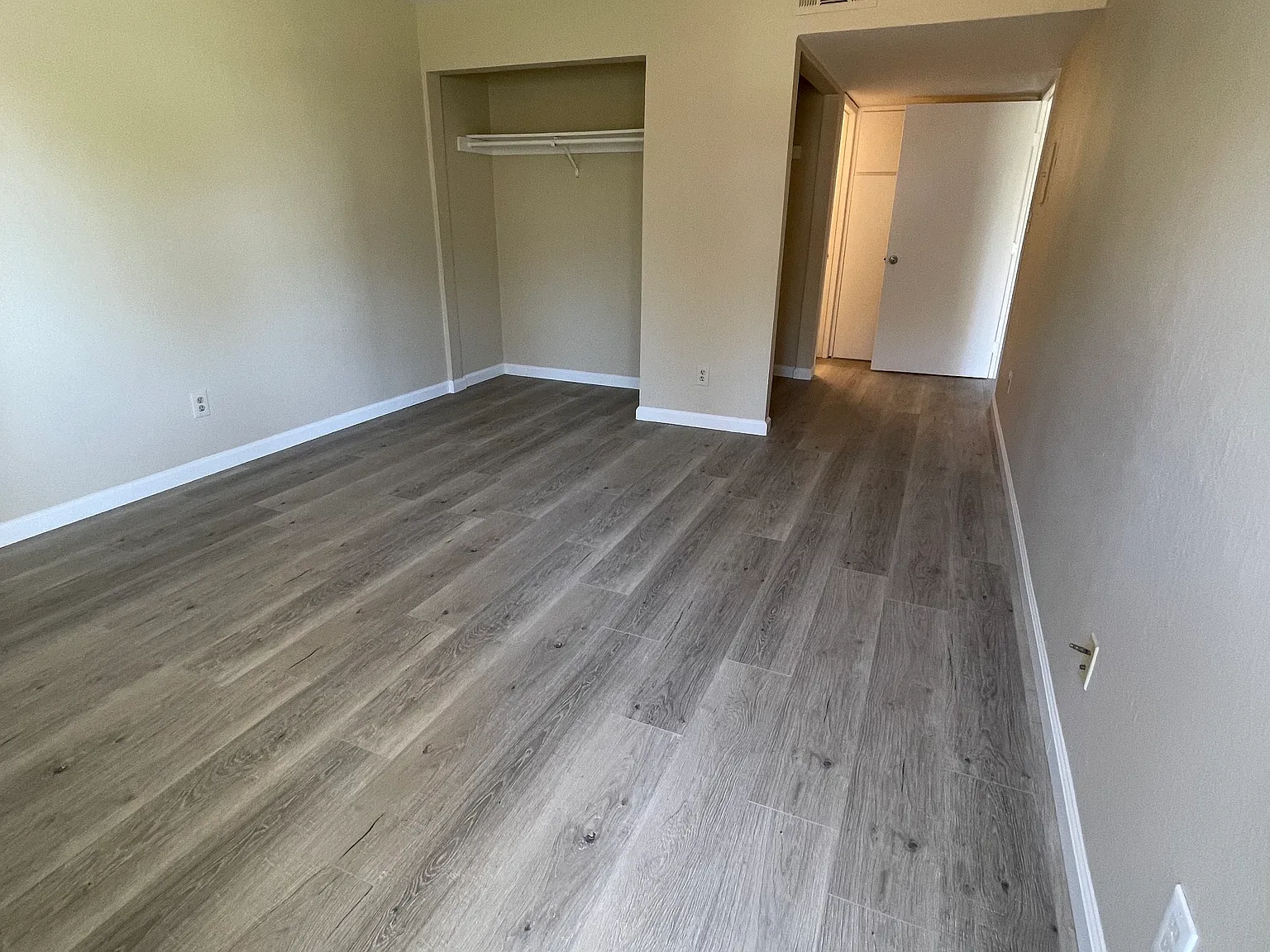 2 bed, 1025 sqft, $2,500 — Photo 1