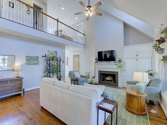 2nd image of 1114 Belfair Way