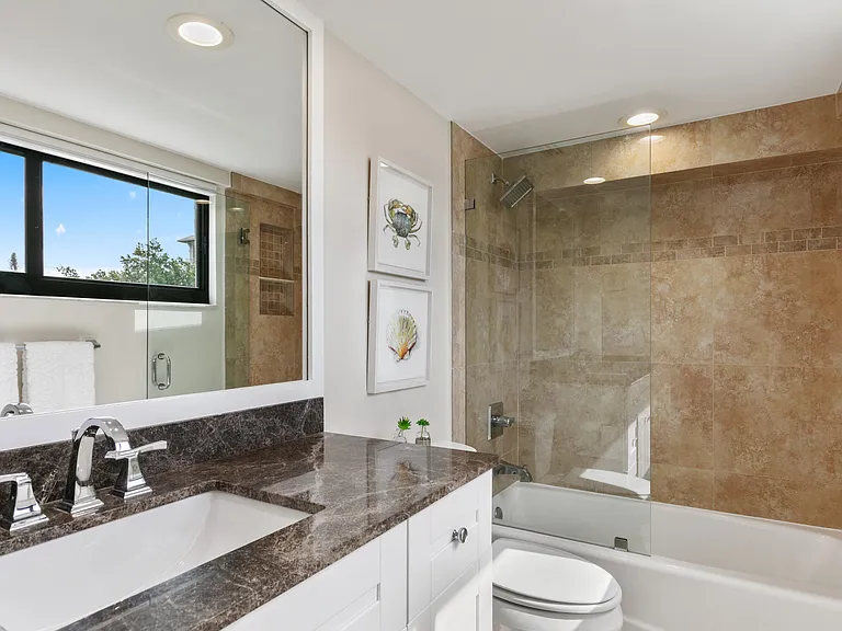 665 SE 21st Ave #104 — Photo 32