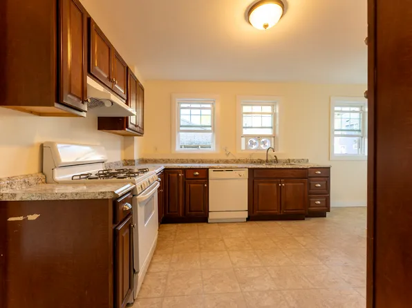 89 Harnden Ave #1, Watertown, MA 02472