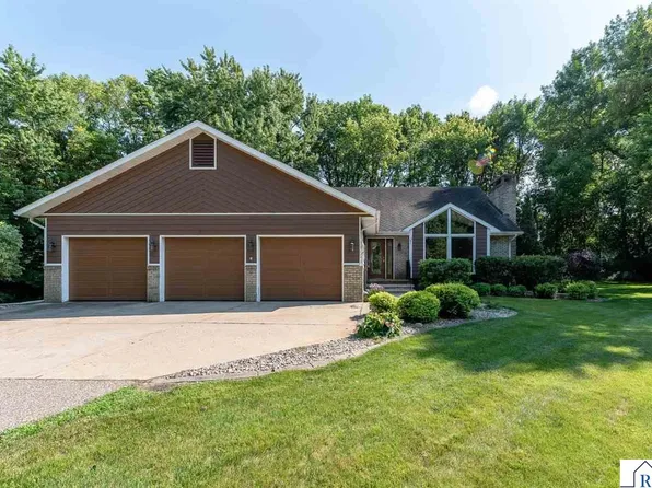 200 Greenwood Dr, Mankato, MN 56001