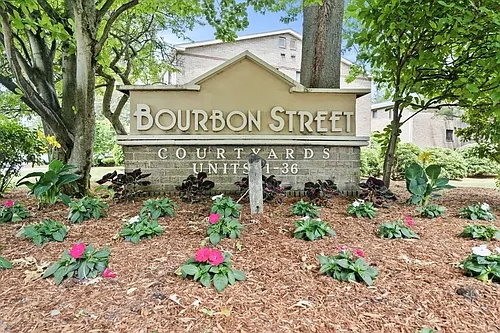 14 Bourbon St #27 Photo 1