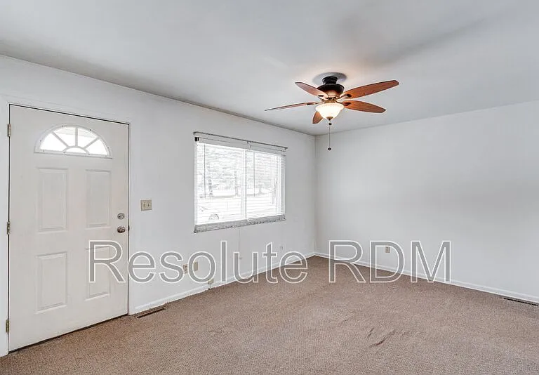 140 Wilson St — Photo 6