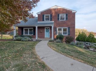 103 Lansdowne Dr, Coraopolis, PA 15108