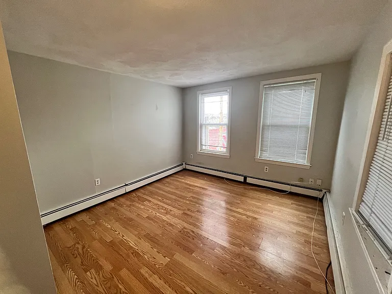 139 Chelsea St #2B — Photo 13