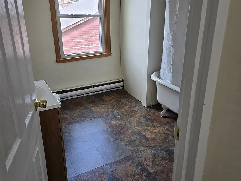 20 Hoyt Ln — Photo 5