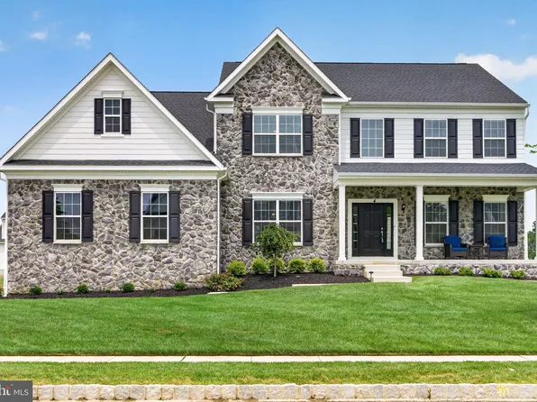 4 Charlotte Ct, Marlton, NJ 08053