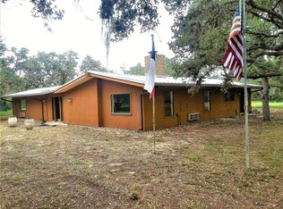 891 Loop 105, Cuero, TX 77954