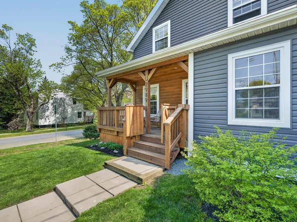 2989 Connaught Ave, Halifax, NS B3L 3A5
