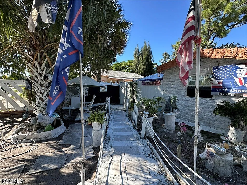 1 bed, 2.0 bath, 500 sqft, $1,390 — Photo 3