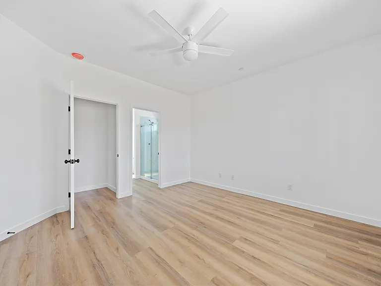 3878 Hilton Ave — Photo 27