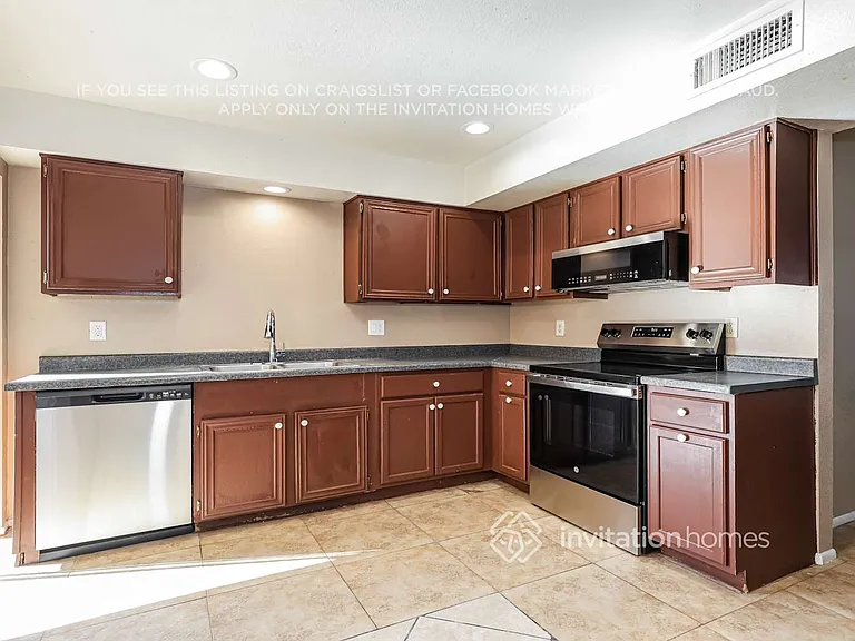 7724 W Pierson St — Photo 6
