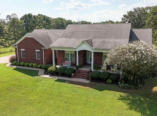 360 Hurley Ln, Savannah, TN 38372