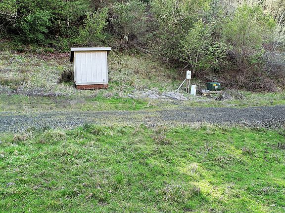 3rd image of 750 Winchester Creek Ave