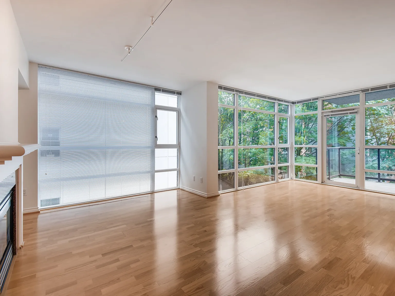 2 bed, 1.5 bath, 1150 sqft, $3,600 — Photo 2