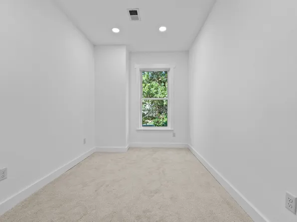 330 Forrest Street image 22 of 33